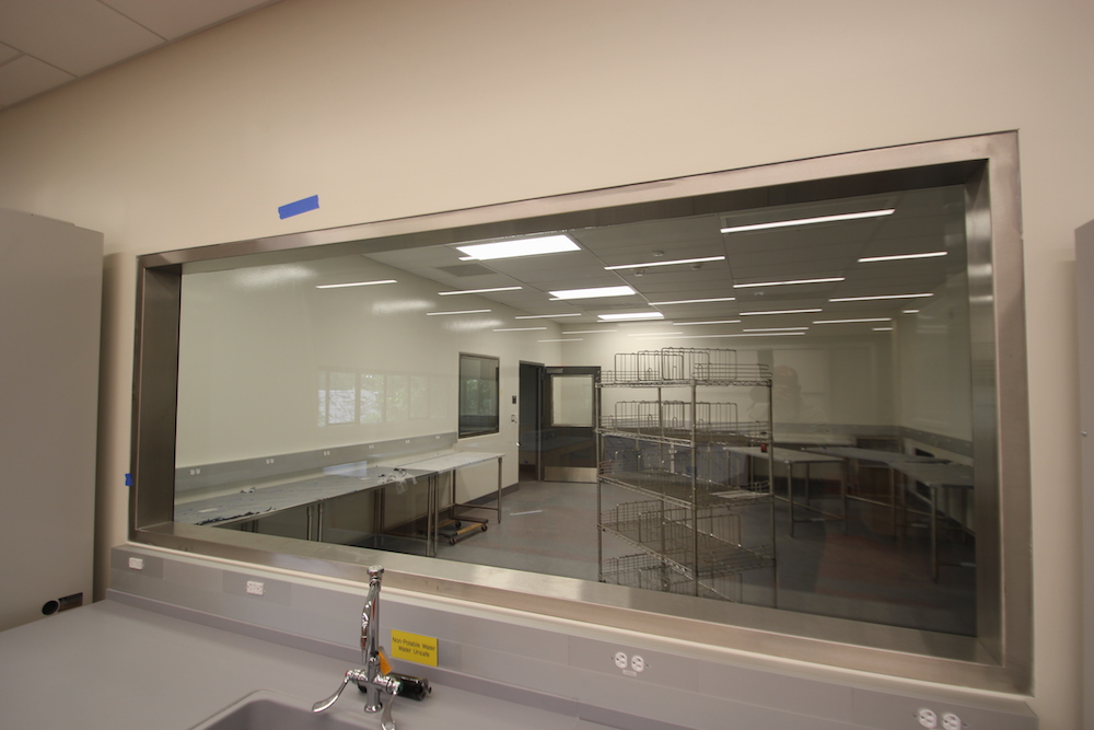 A clean window in 첥's new Center for Life Sciences